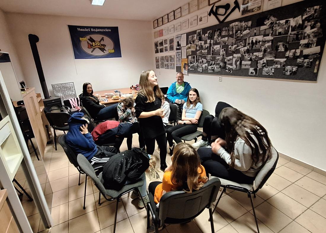 Že je židličkovaná „out“? Děti z Bojanovic ukazují, že ani náhodou