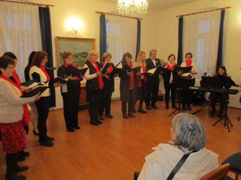 Vánoční koncert Velkoboru, který následoval po dámovém turnaji. Foto: Archiv RT