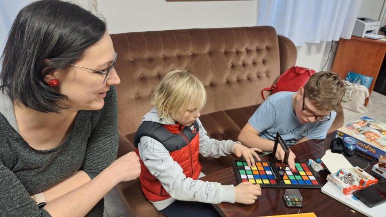 Oddělení dětské oddělení v městské knihovně v Rabí nenabízí jenom knihy, ale i širokou paletu stolních her a stavebnic.  Foto: Anna Svobodová