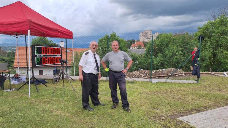 Rozhodčí požárního útoku. Foto: tf